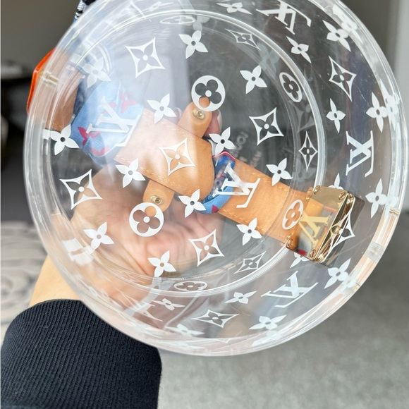 Vintage  Louis Vuitton vanity clear acrylic round box with free LV scarf - Picture 5 of 8